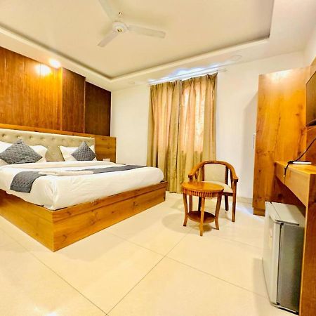 Hotel The Glory Near Delhi International Airport Nuova Delhi Esterno foto