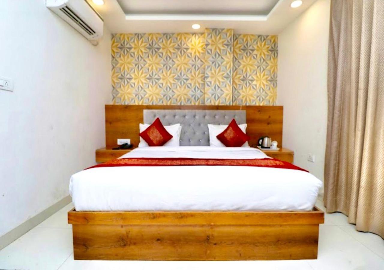 Hotel The Glory Near Delhi International Airport Nuova Delhi Esterno foto