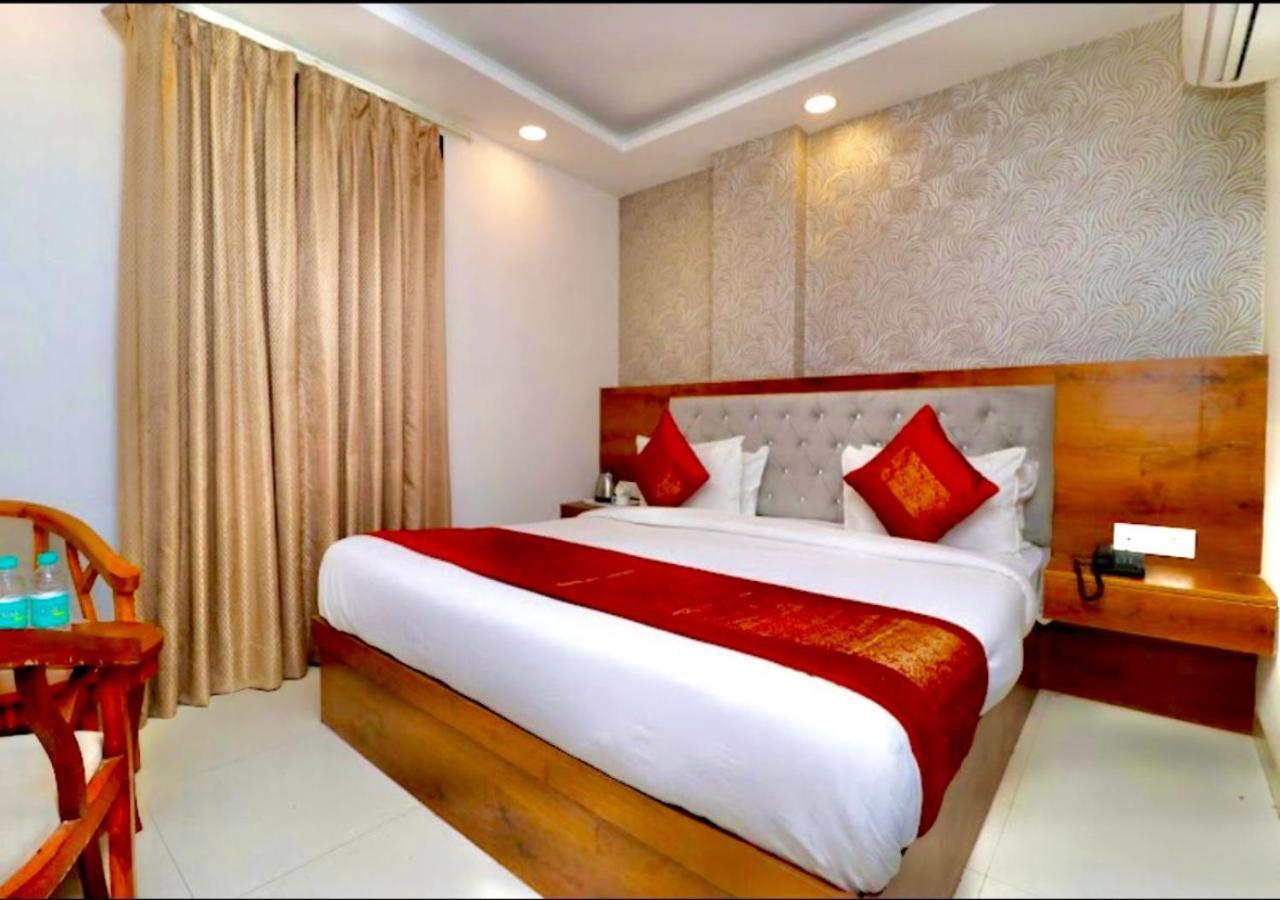 Hotel The Glory Near Delhi International Airport Nuova Delhi Esterno foto