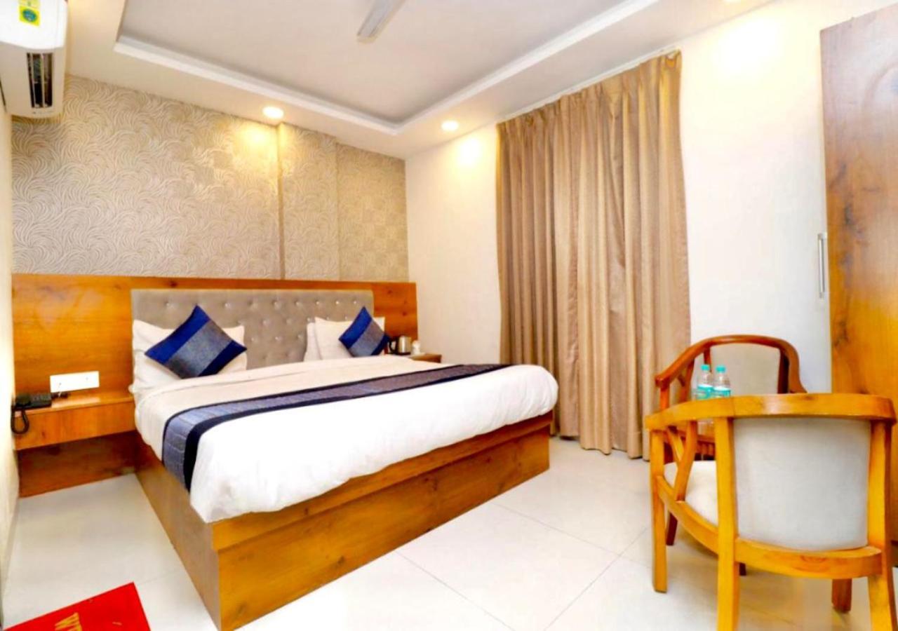 Hotel The Glory Near Delhi International Airport Nuova Delhi Esterno foto
