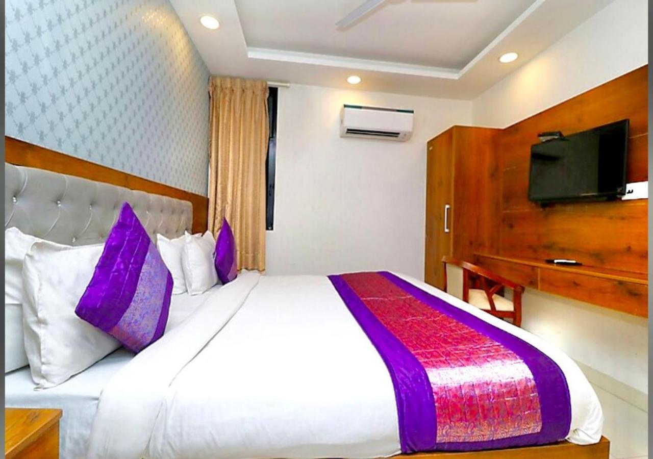 Hotel The Glory Near Delhi International Airport Nuova Delhi Esterno foto